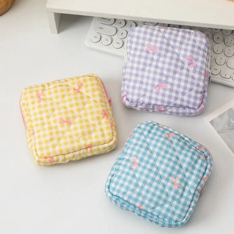 Heart Print Sanitary Napkins S - đánh giá và giá Tech Accessories Kit
