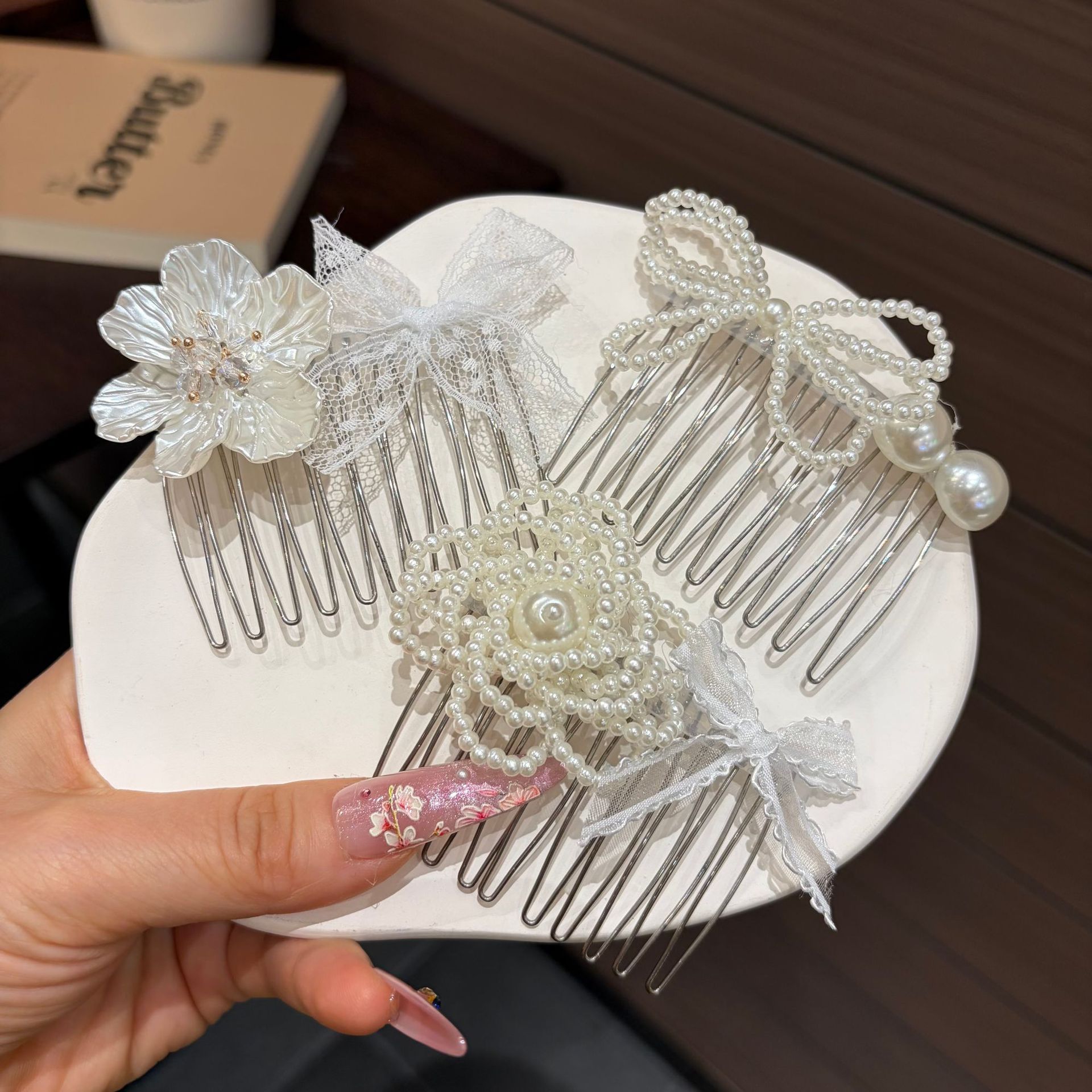 Fashionable floral pearl upsid - đánh giá và giá Hi Tech Accessories